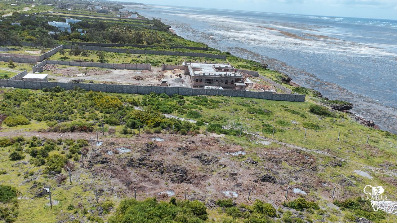 Half-acre beachfront plot — Kanani, Watamu