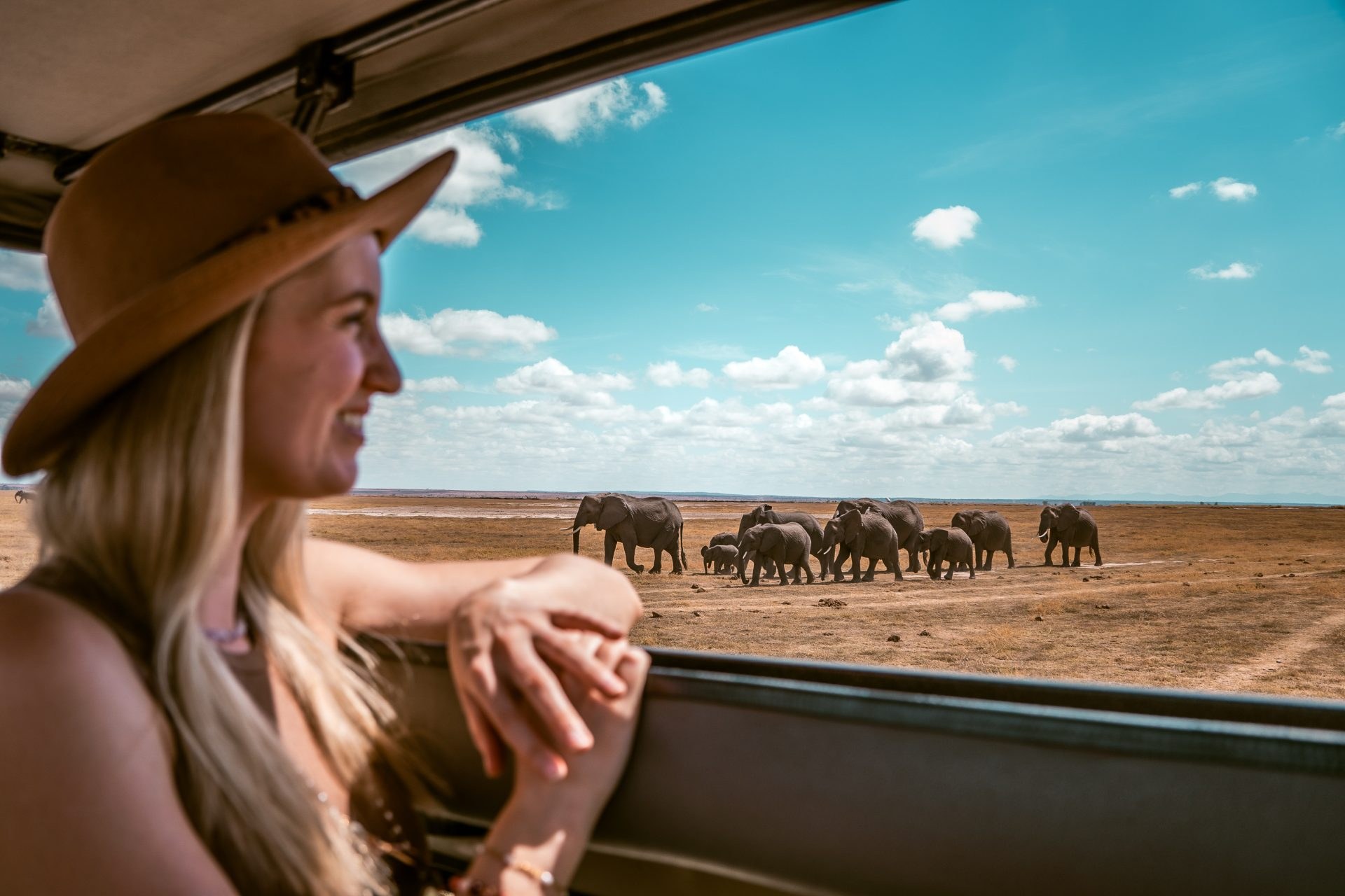 Safari Tsavo East — Explorer