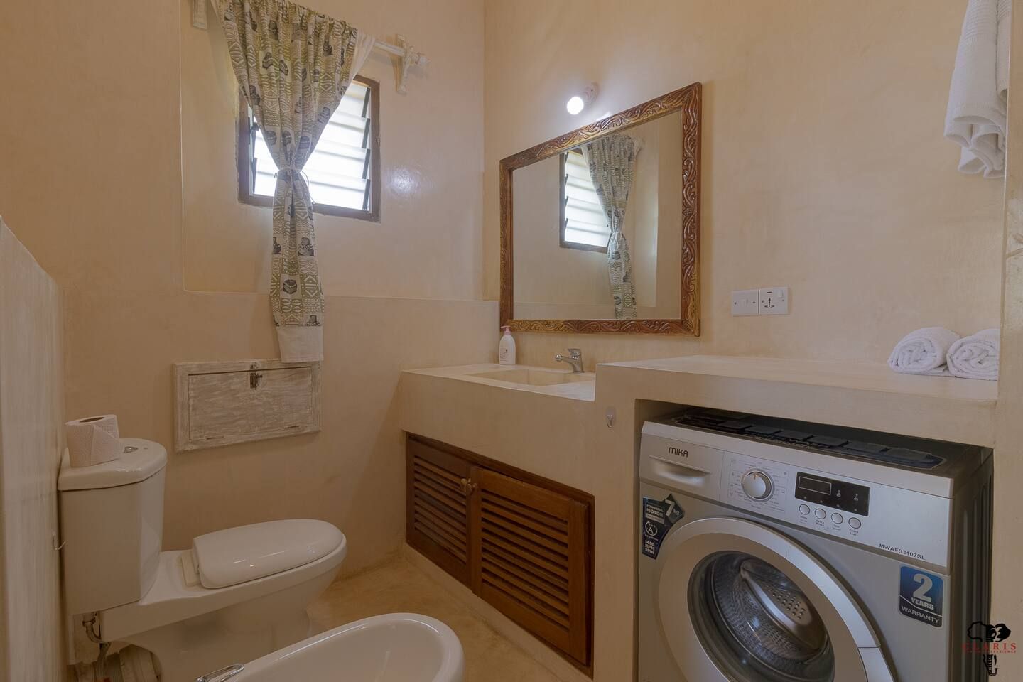Claris Apartment