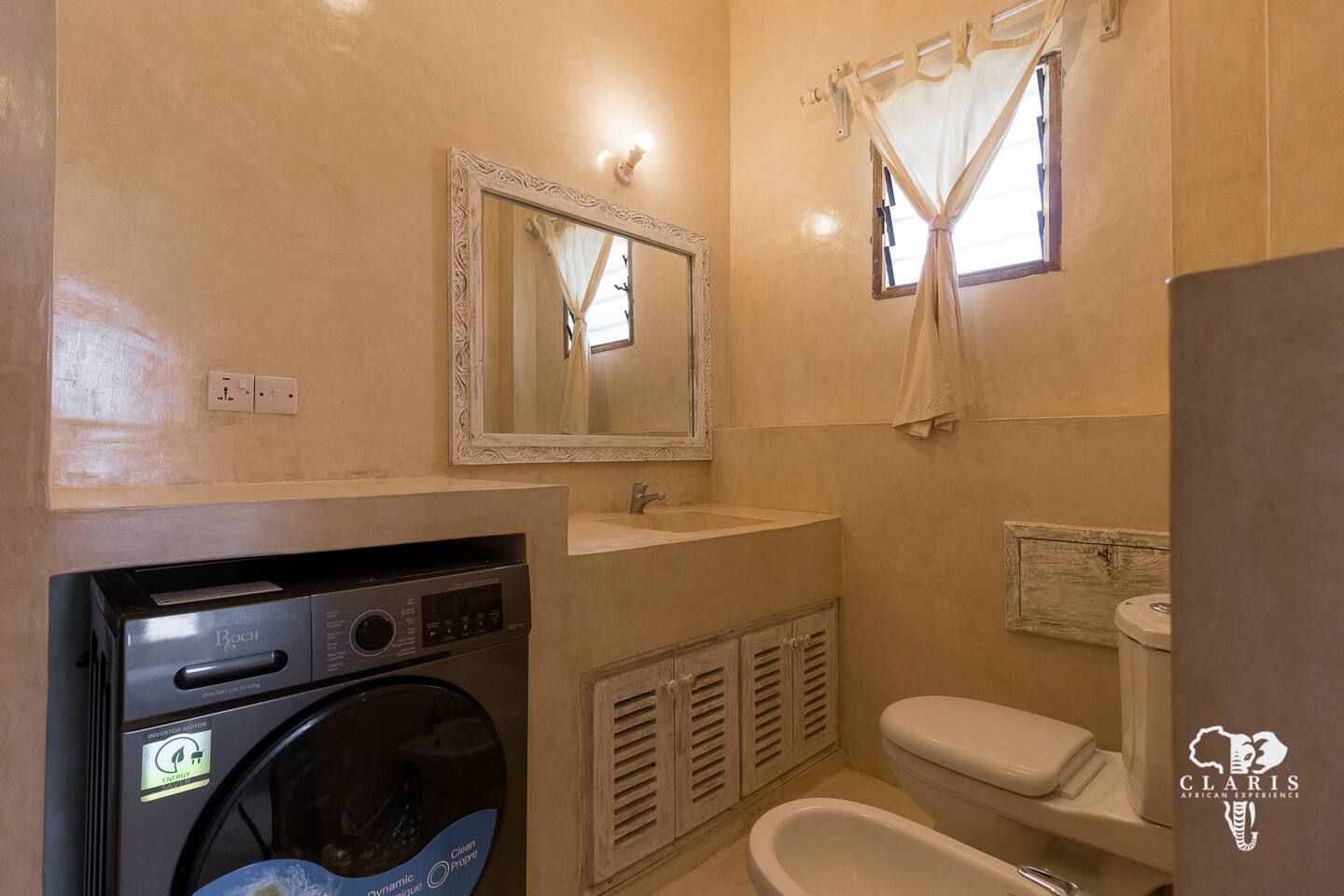 Ocean Gate Apartment