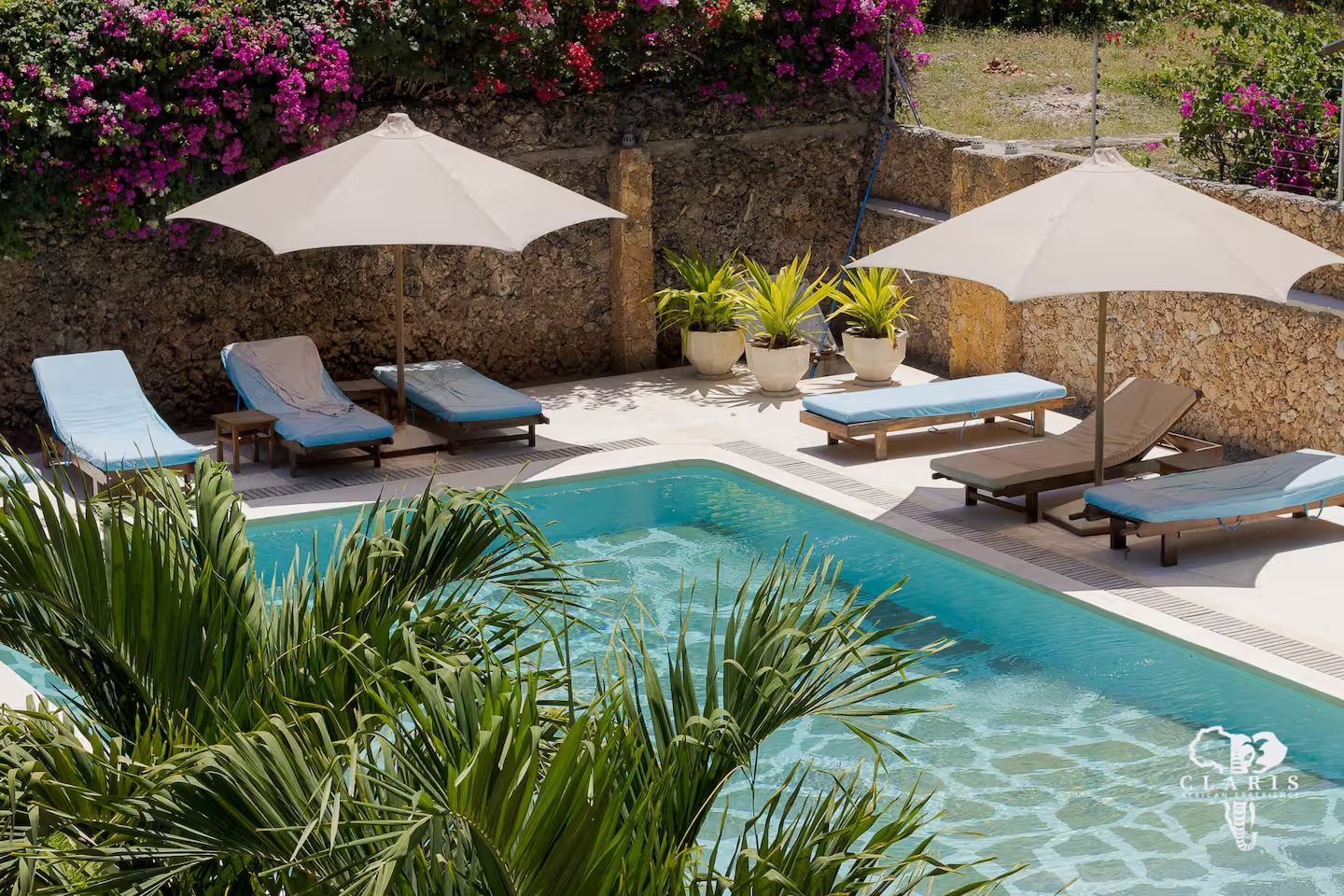 Palm Breeze Apartment